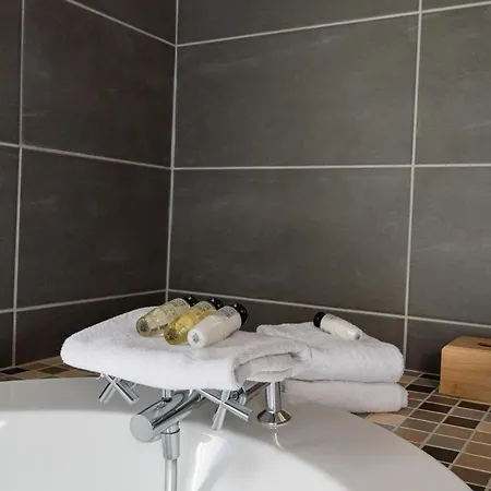 Le Domaine Du Colombier 4* Malataverne